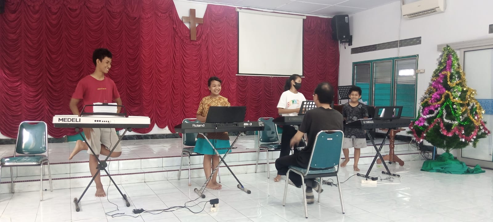 gallery kegiatan, Belajar Keyboard, Komisi Anak, gereja kristen jawa, gkj, gkj baki, gereja kristen jawa baki, baki, sukoharjo, gkj klasis sukoharjo, klasis sukoharjo, klasis, sinode gkj, sinode 